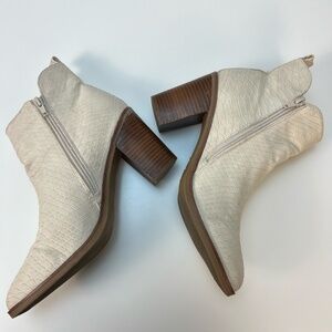 Mia Erik Snake Embossed Ankle Boots Women's Neutral Block Heel Western Chic 9.5